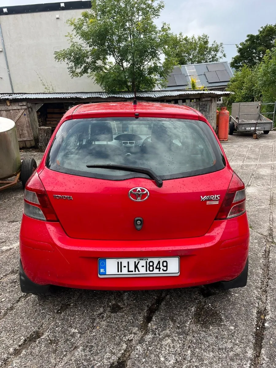 Toyota Yaris 2011 - Image 5