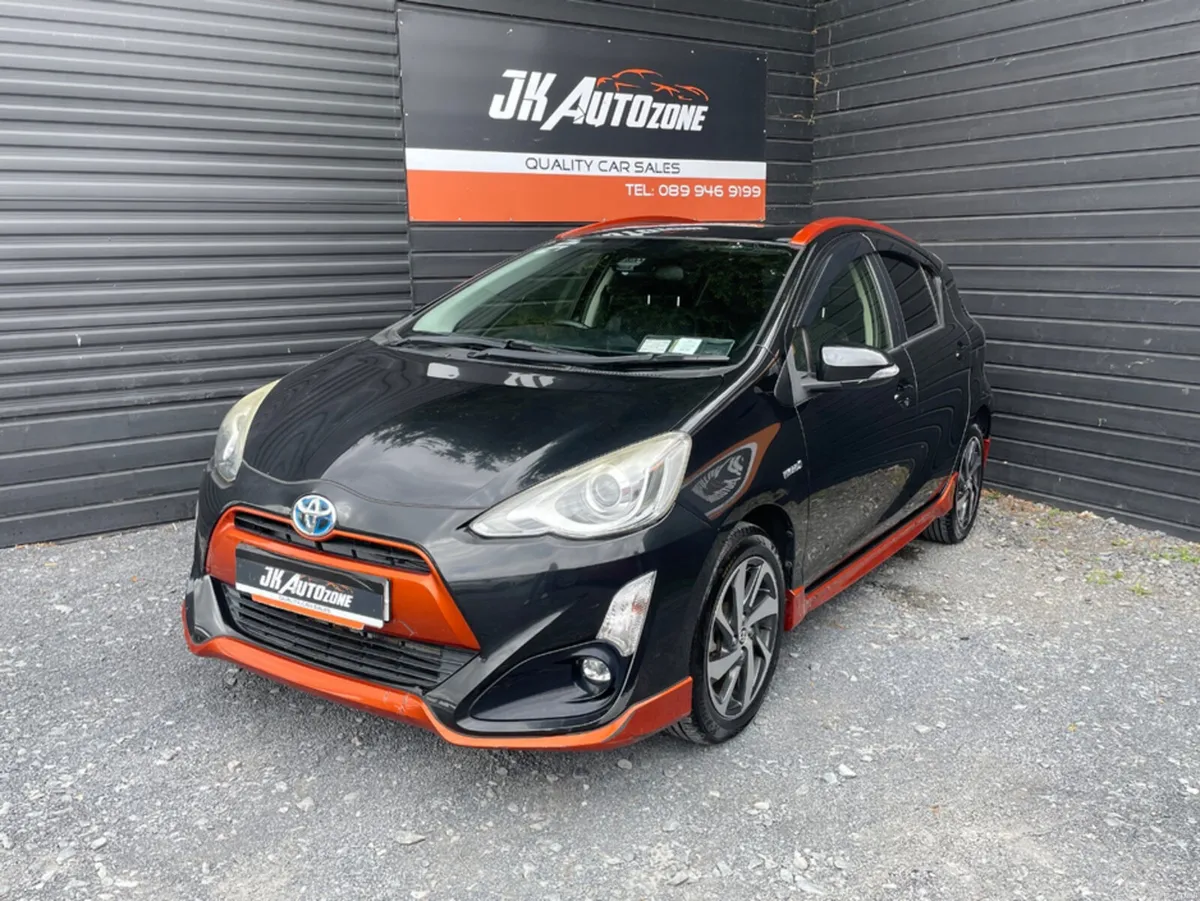 Toyota Aqua 1.5 HYBRID SPECIAL EDITION - Image 3