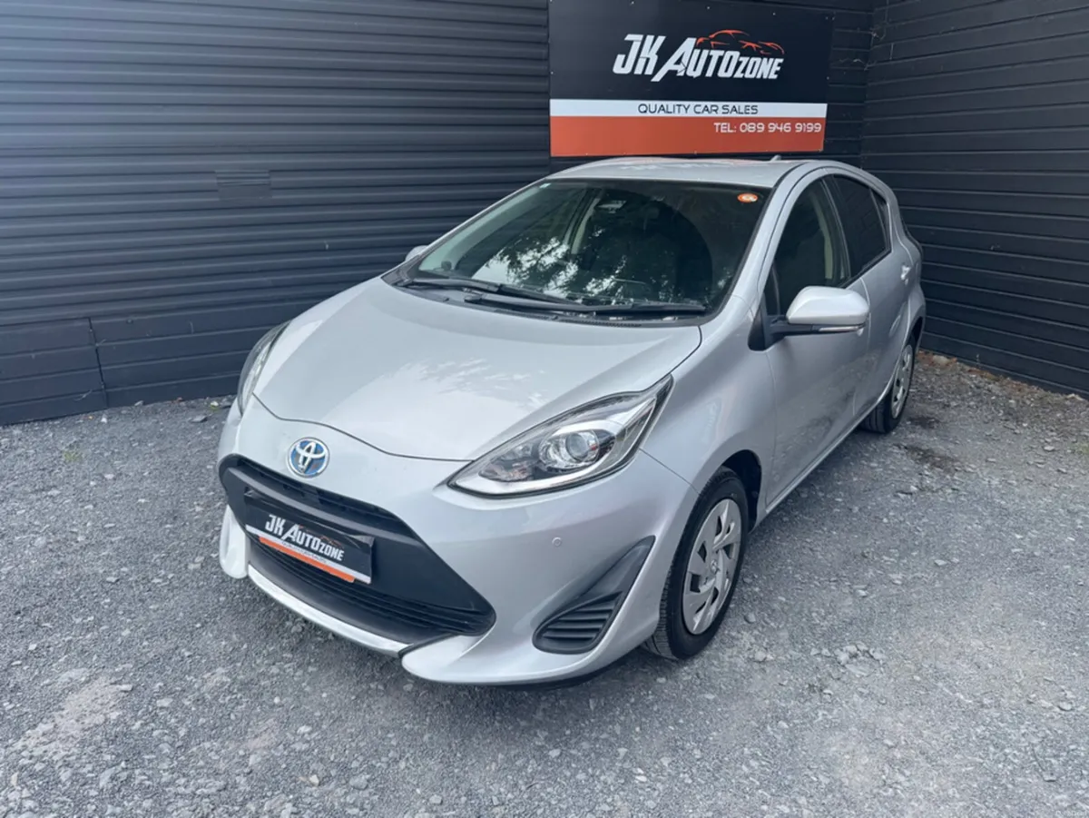 Toyota Aqua 1.5  HYBRID AUTO - Image 4