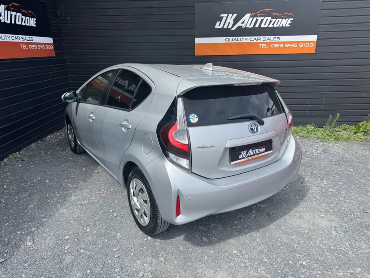 Toyota Aqua 1.5  HYBRID AUTO - Image 6