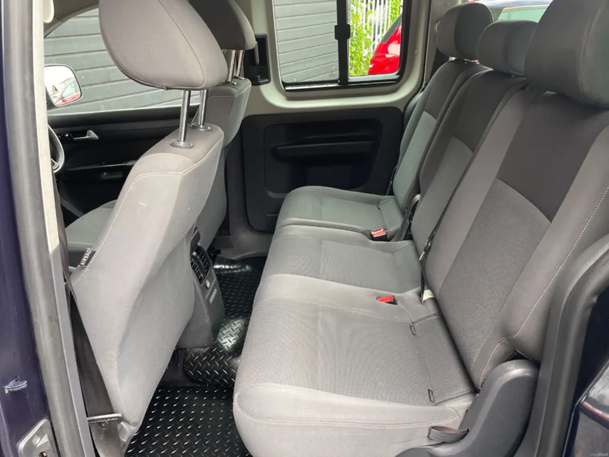 Volkswagen Caddy Maxi Life 1.6 TDI Wheel Chair Acc - Image 6