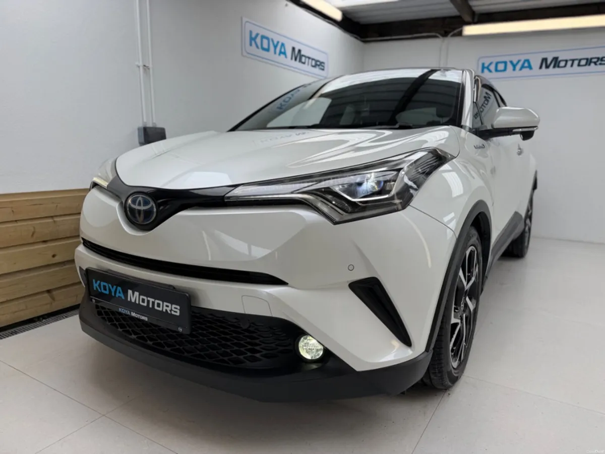 Toyota C-HR 1.8 SOL PLUS CVT PETROL HYBRID *TOP SP - Image 4