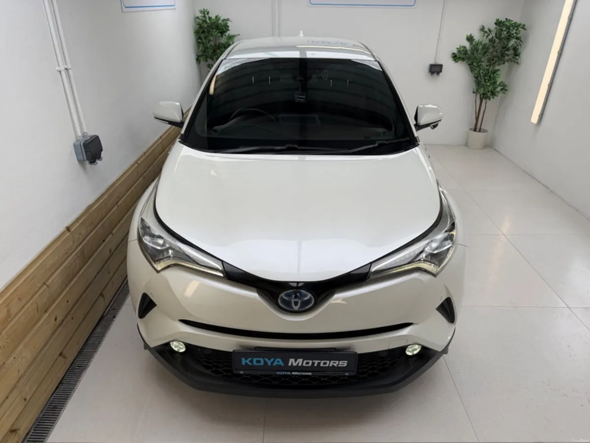 Toyota C-HR 1.8 SOL PLUS CVT PETROL HYBRID *TOP SP - Image 6