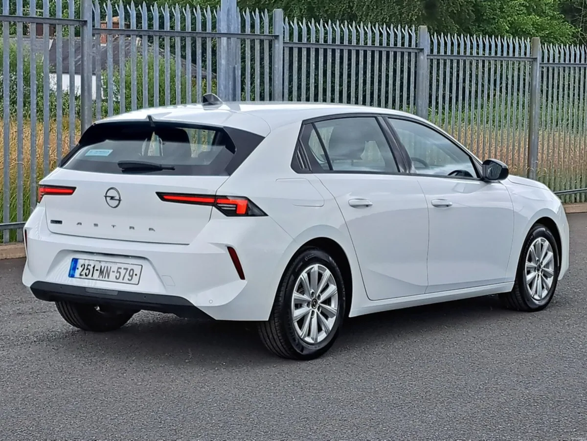 Opel Astra SC 1.2TURBO 110BHP - Image 5