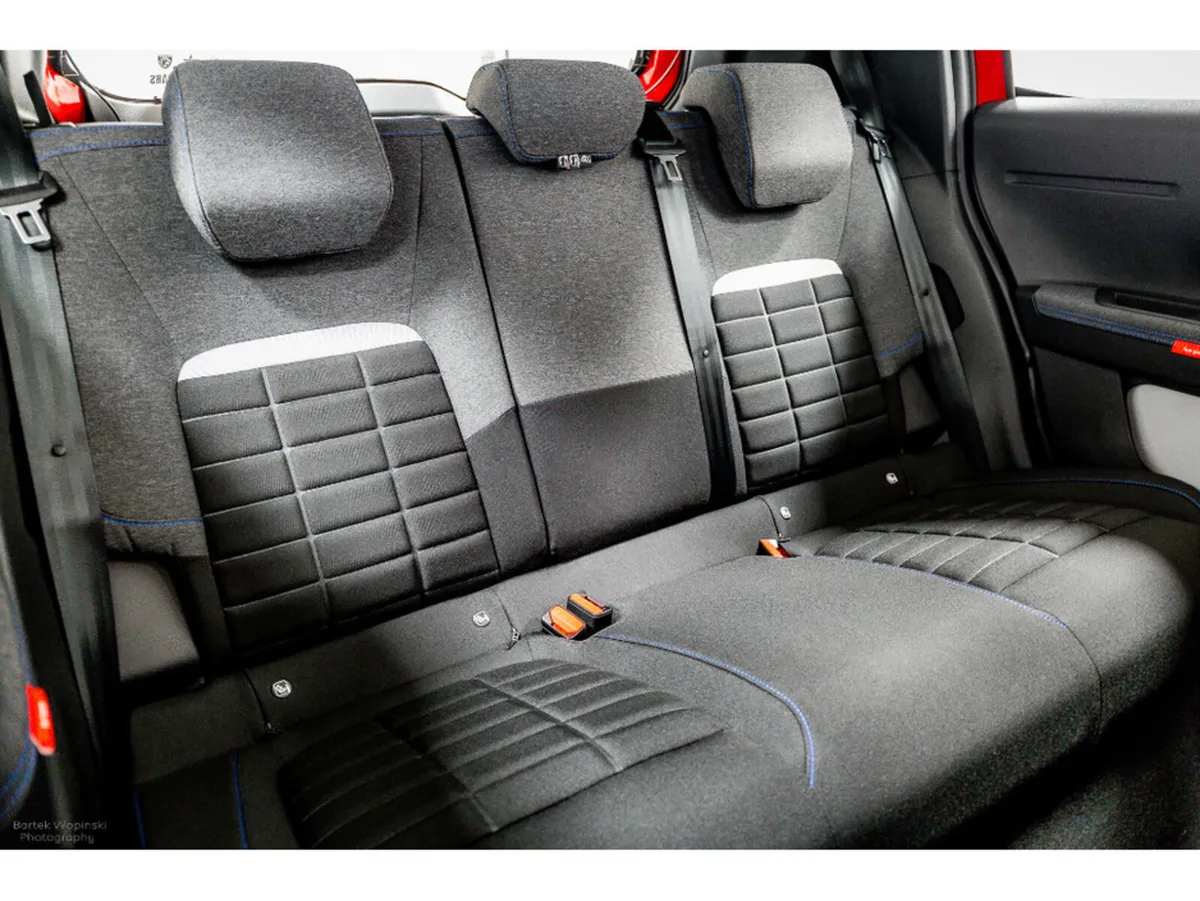 Citroen C3 Plus Hybrid 100HP - Image 4
