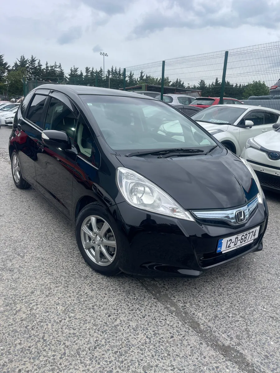 2012 Honda Fit automatic hybrid low mileage - Image 1