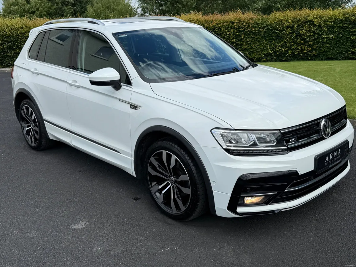 2019 Volkswagen Tiguan R-Line Panoramic Sunroof - Image 4