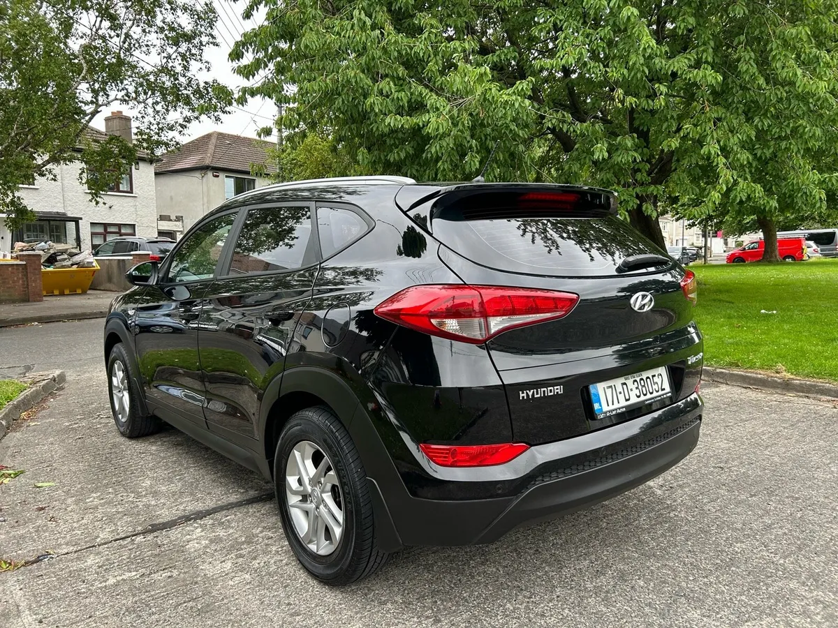 2017 HYUNDAI TUCSON COMFORT NCT 04-27 /  LOW TAX - Image 5