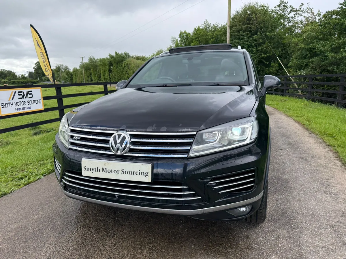 2018 Volkswagen Touareg R-Line 2 Seater***** - Image 6