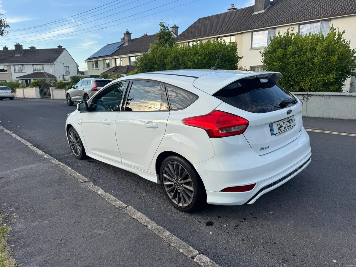Ford Focus ST-Line 1.0 EcoBoost - Image 3