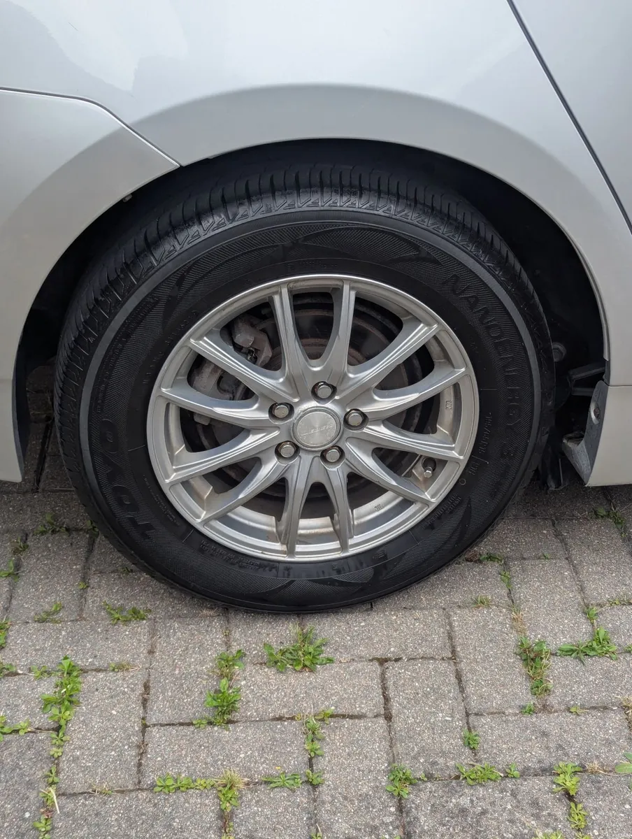Toyota Prius 2015 - Low mileage (<62k), Fresh NCT - Image 4
