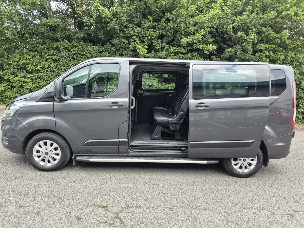 FORD TRANSIT CUSTOM/2023/2.0 DIESE/AUTO/9 SEAT/WAV - Image 6