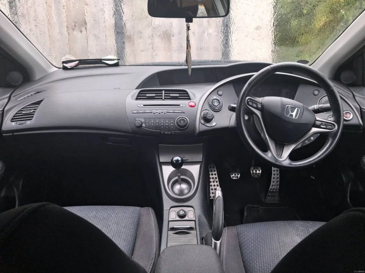 Honda civic - Image 4