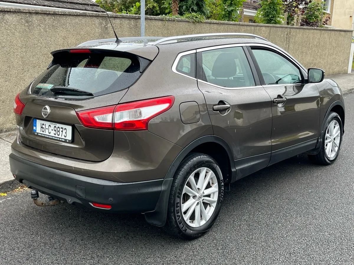 2016 qashqai 4x4, IMMACULATE, High spec - Image 3