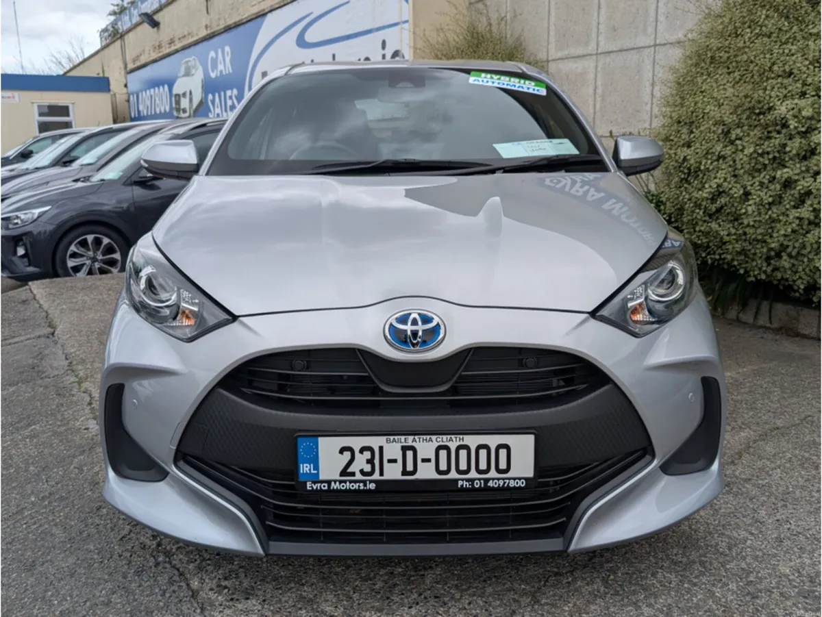 Toyota Yaris X HYBRID AUTOMATIC 1.5 PETROL //REVER - Image 2