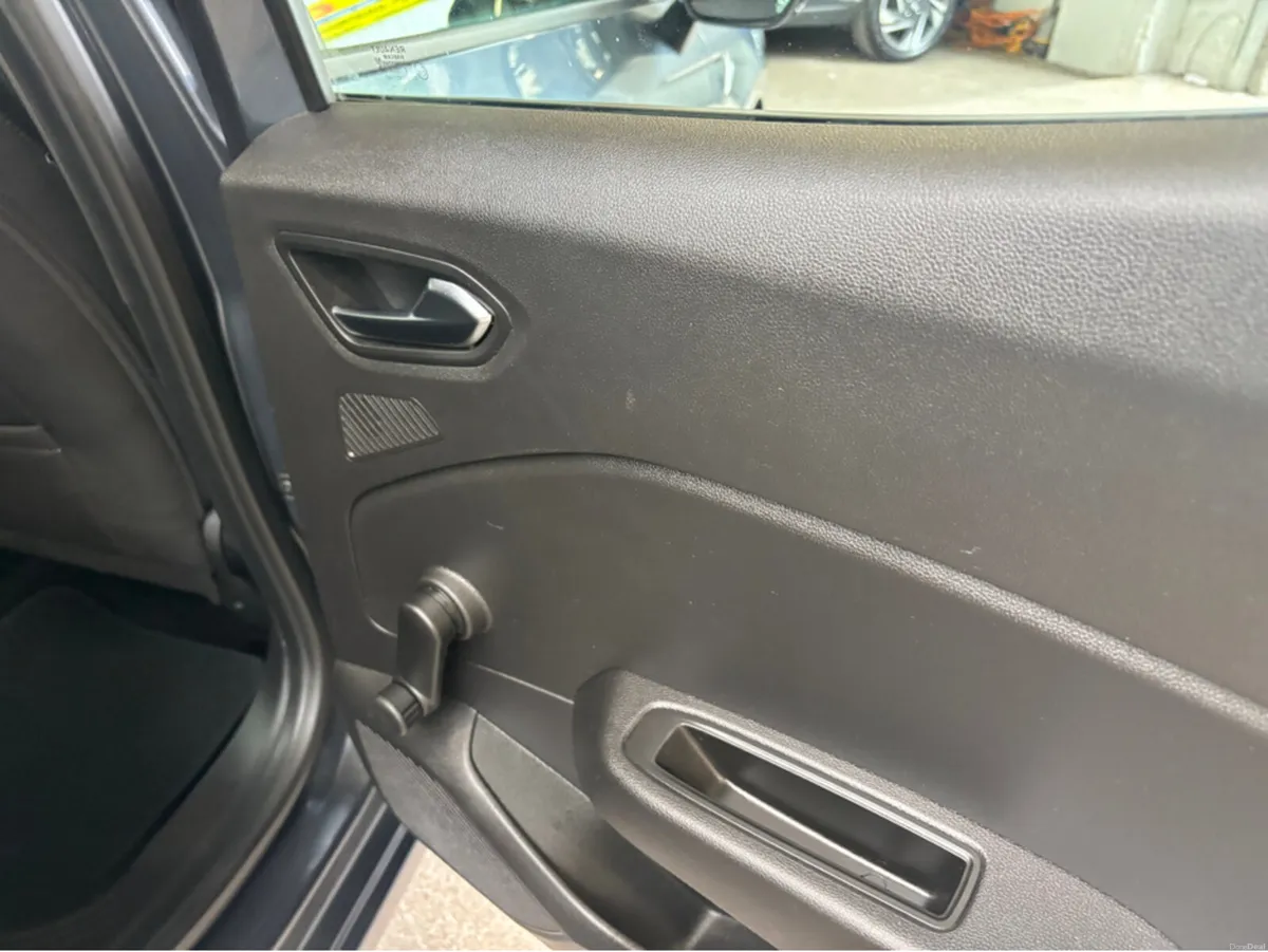 Renault Clio DYNAMIQUE TCE 90 MY21.5 5 5DR - Image 3