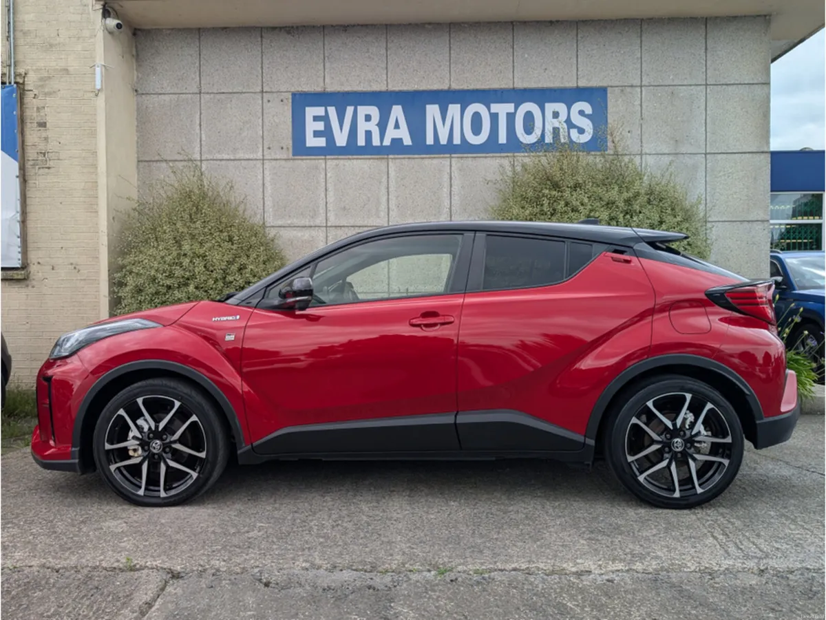 Toyota C-HR GR SPORT AUTOMATIC HYBRID 1.8 PETROL / - Image 4