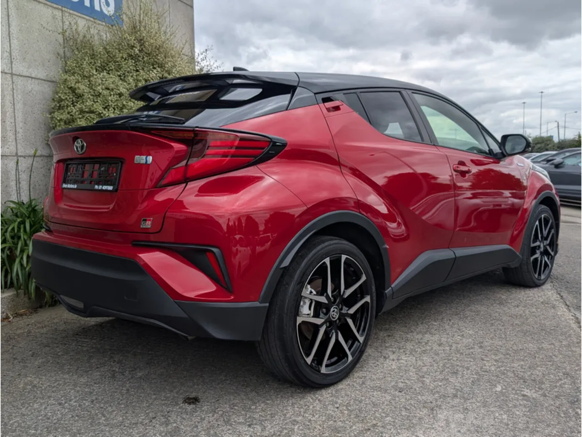 Toyota C-HR GR SPORT AUTOMATIC HYBRID 1.8 PETROL / - Image 6
