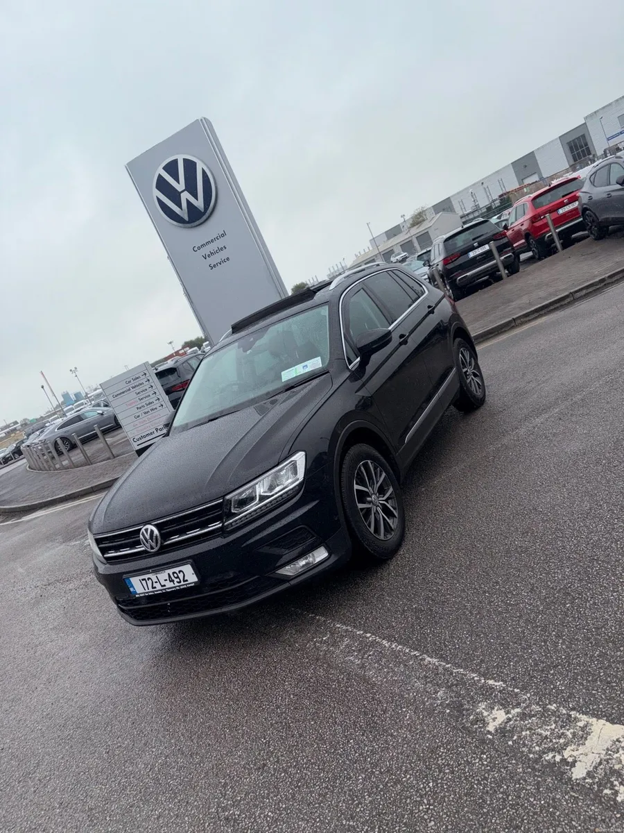 2017 Volkswagen Tiguan - Image 1