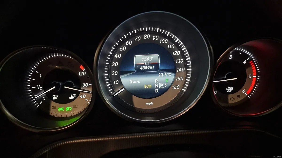 Mercedes-Benz E-Class 2013 - Image 3