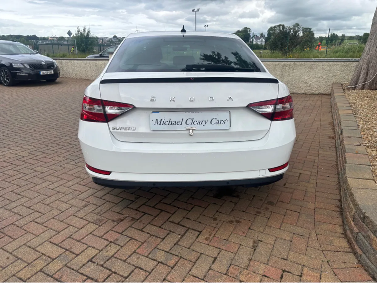 Skoda Superb AMBITION 2.0 TDI 150HP 4DR - Image 5