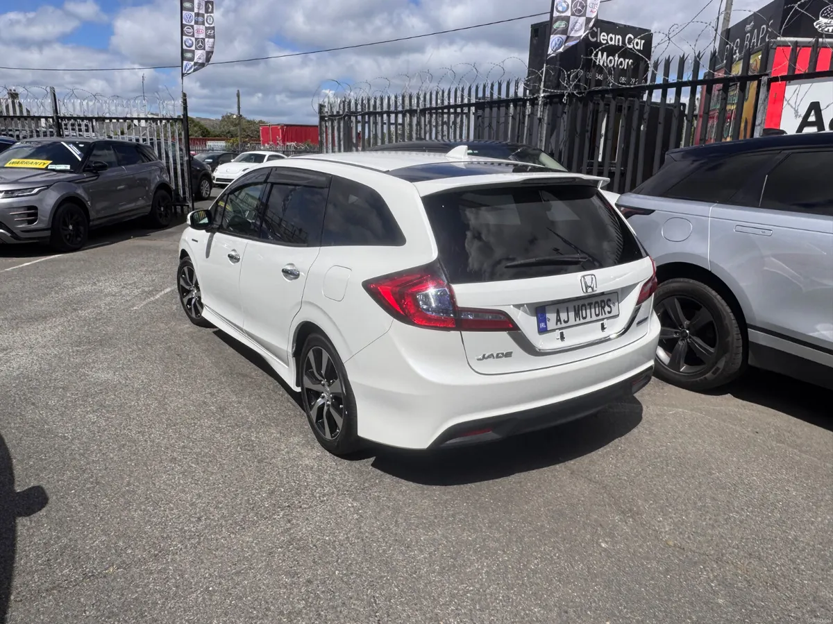 16 HONDA JADE HYBRID 6 SEATS - Image 4