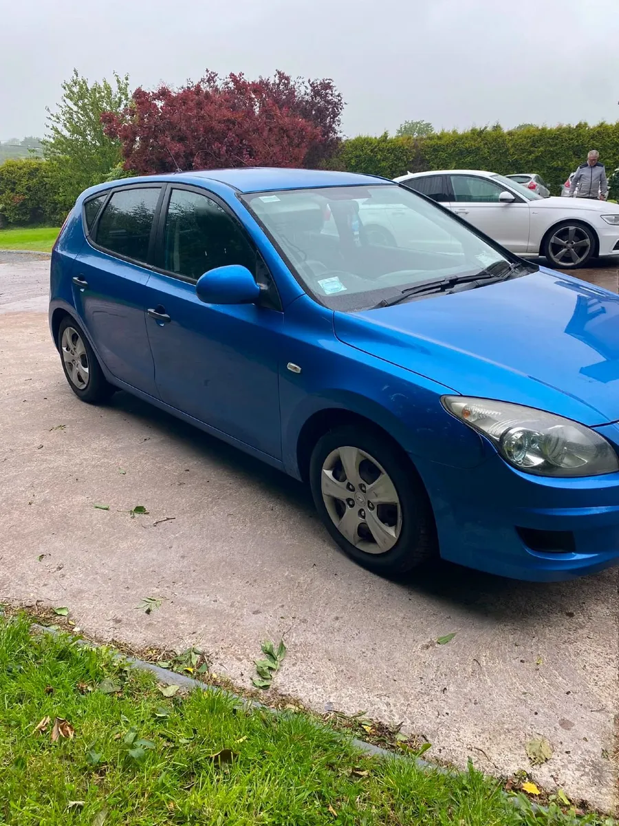 Hyundai i30 2010 - Image 2