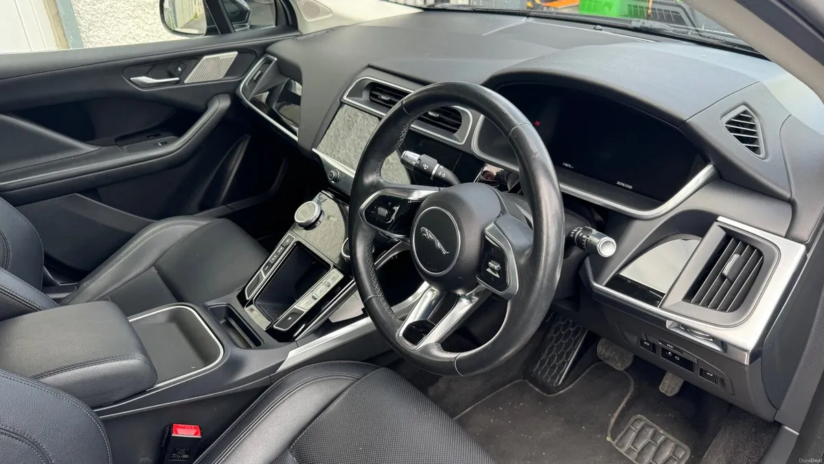 Jaguar I-Pace EV400 400BH - Image 4