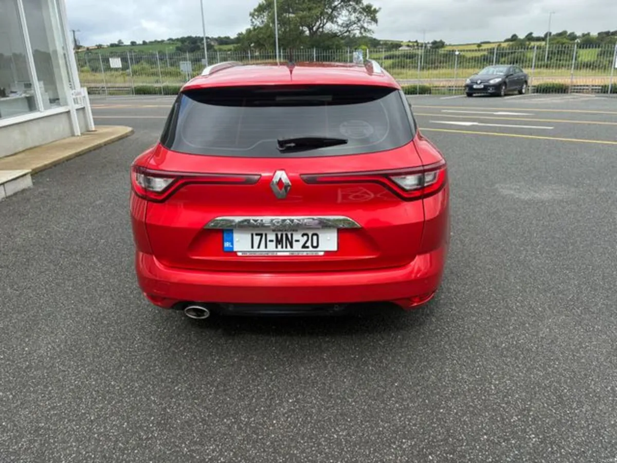 Renault Megane IV ST Sport Tourer Dynamique 5 - Image 4