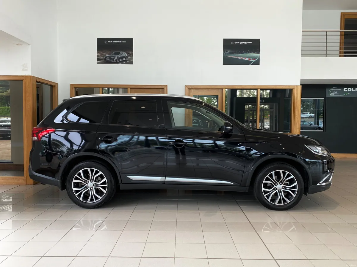 Mitsubishi Outlander 2018 5 seats  INTENSE - Image 2