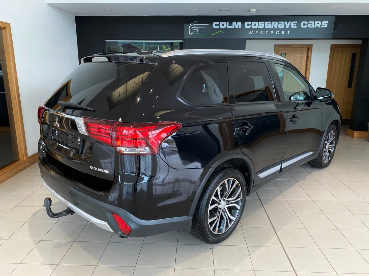Mitsubishi Outlander 2018 5 seats  INTENSE - Image 4