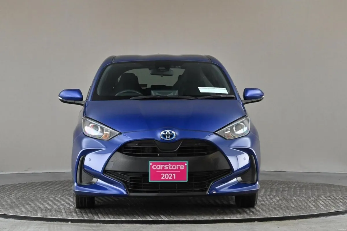 Toyota Yaris 1.5 HYBRID **REVERSE CAM**PARK SENSOR - Image 2