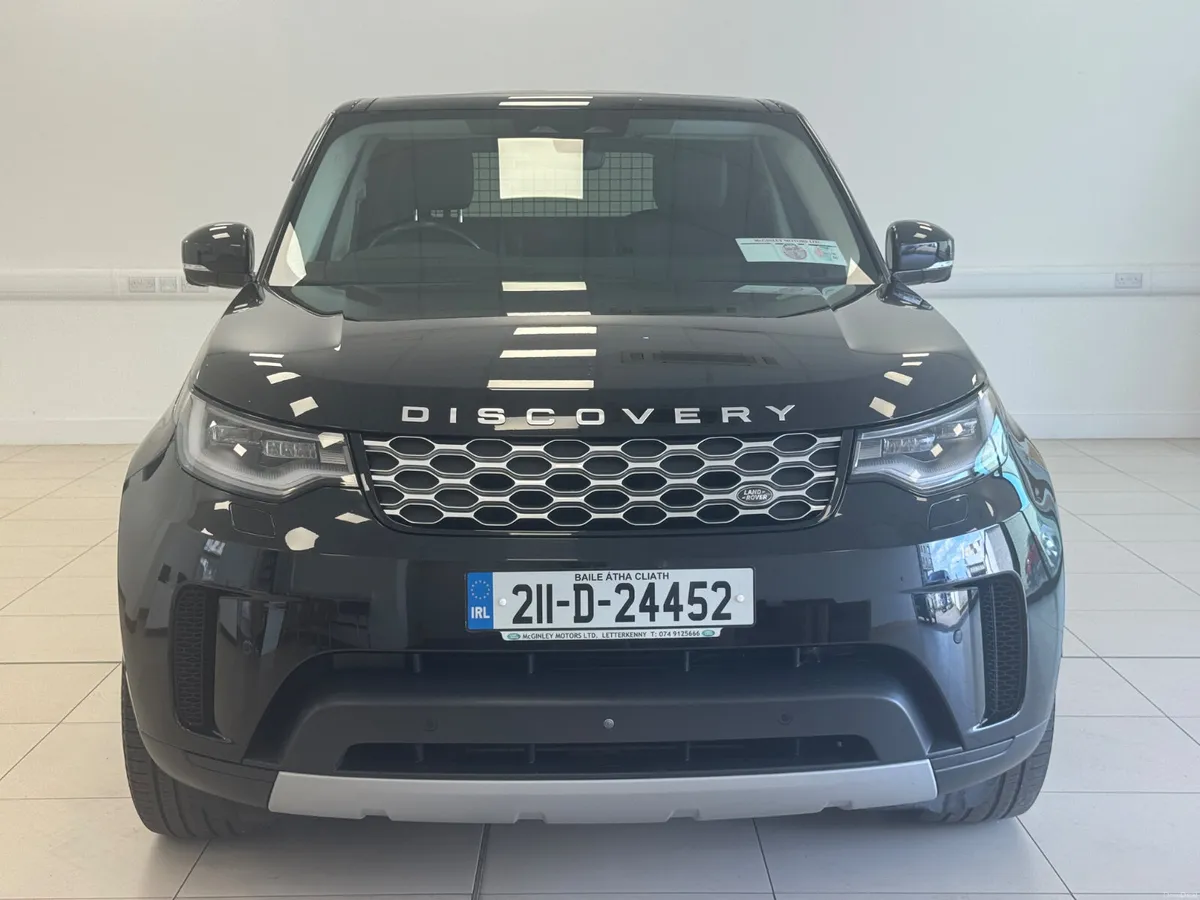 Land Rover Discovery commercial 2021 - Image 2