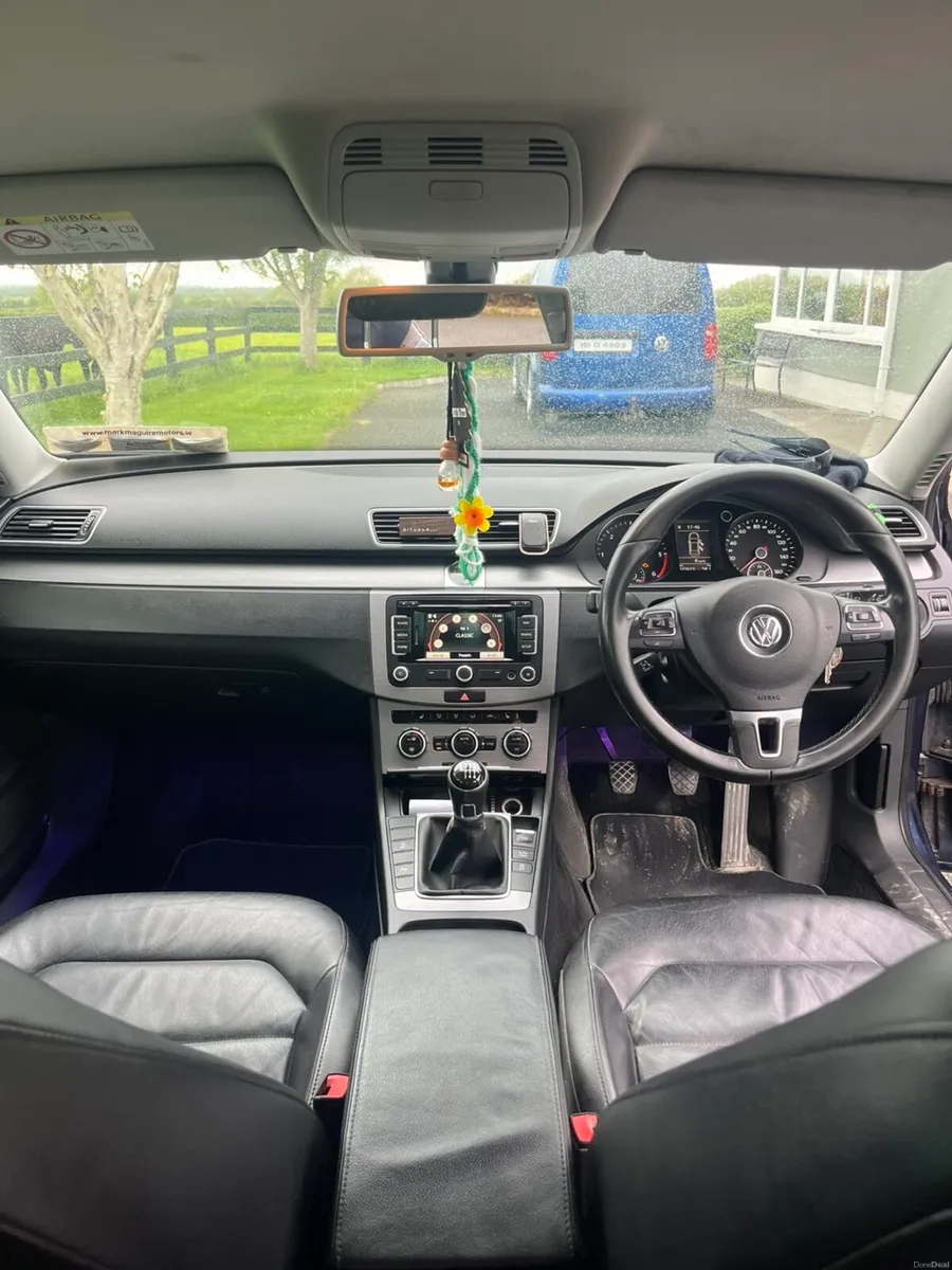 Volkswagen Passat B7 - Image 4