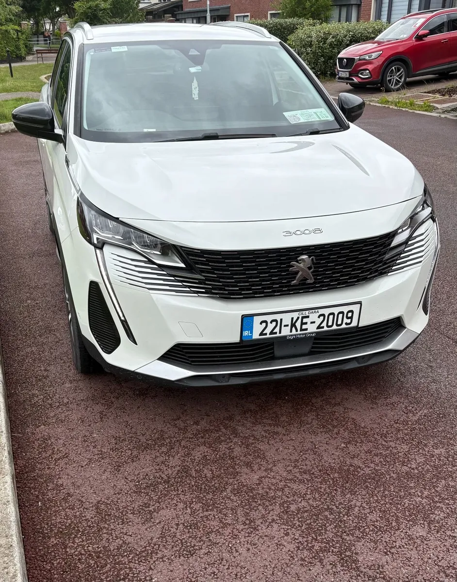 221 Peugeot 3008 Allure 1.5 BlueHDi 130bhp - Image 2