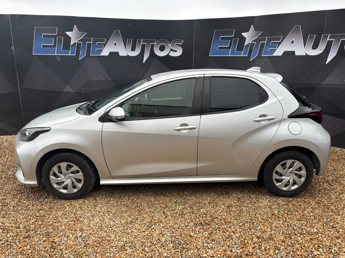 Toyota Yaris 1.0 Terra Automatic 2022 - Image 2