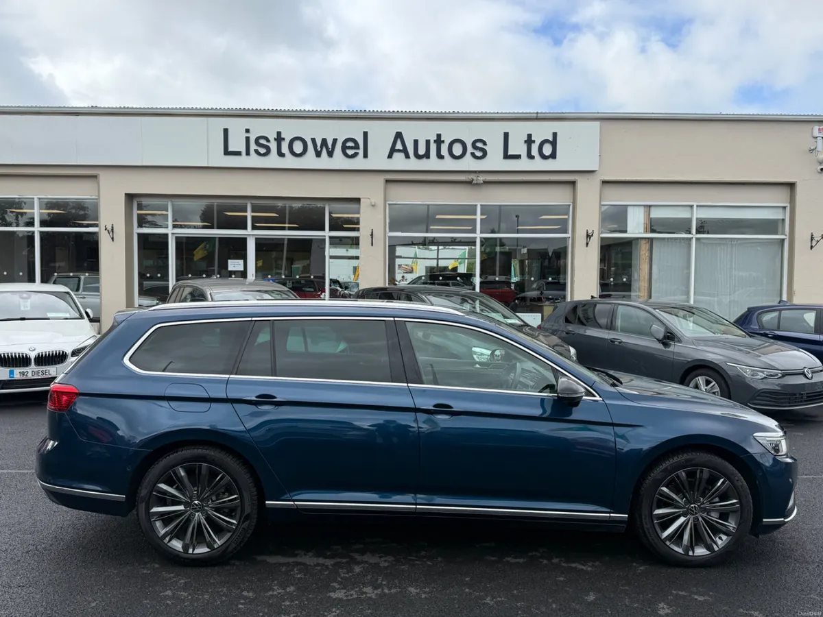211 VW PASSAT ESTATE ELEGANCE ADVANCED 190BHP AUTO - Image 1