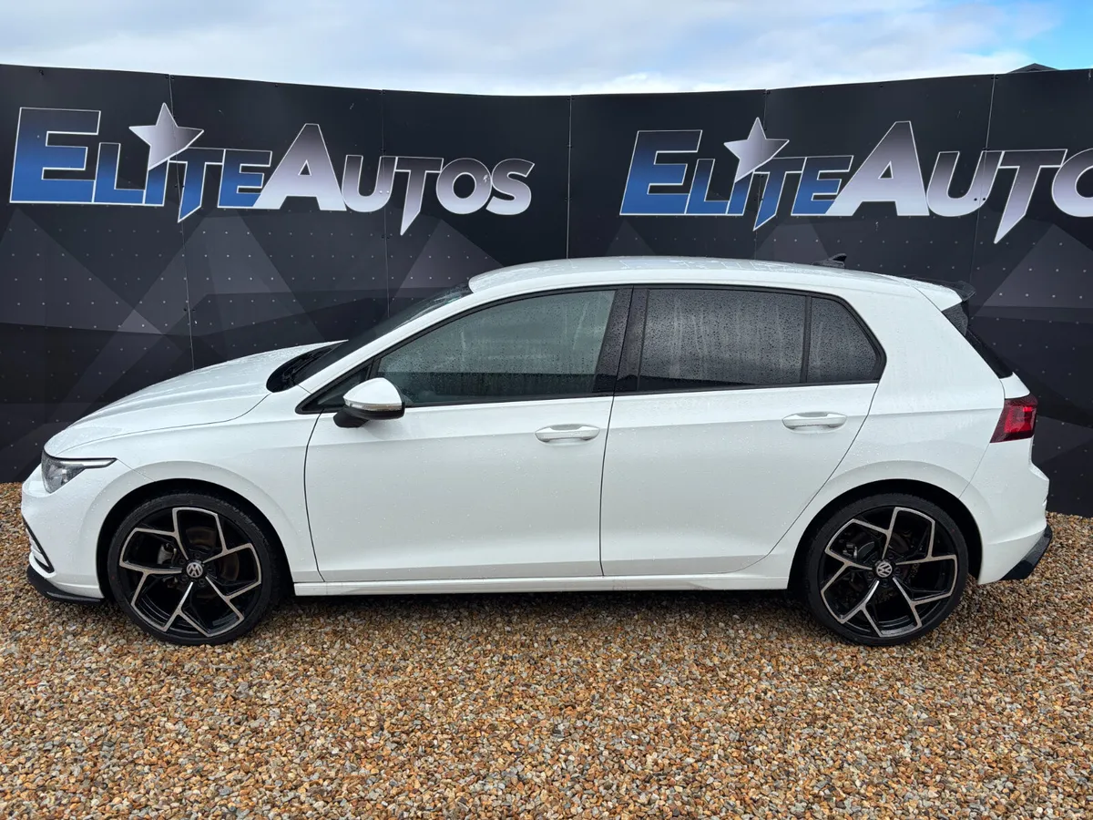 Volkswagen Golf TDI Style 150 HP Automatic 2023 - Image 2