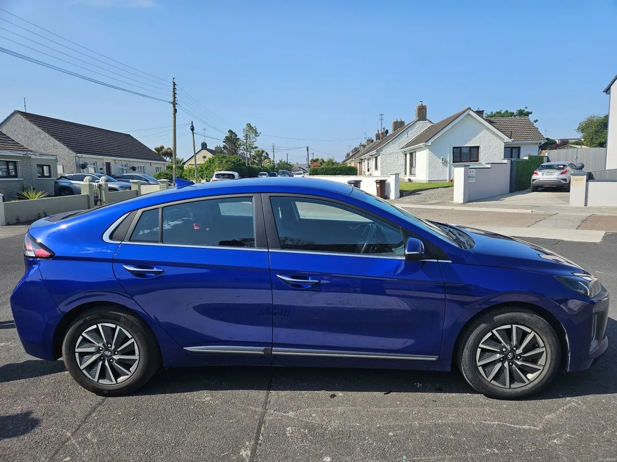 2022 Hyundai IONIQ Electric | 61,000 km | NCT 09/2 - Image 4