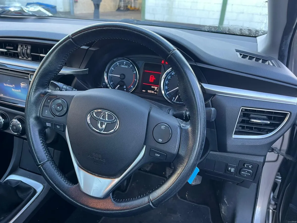 Toyota Corolla 2015 - Image 3