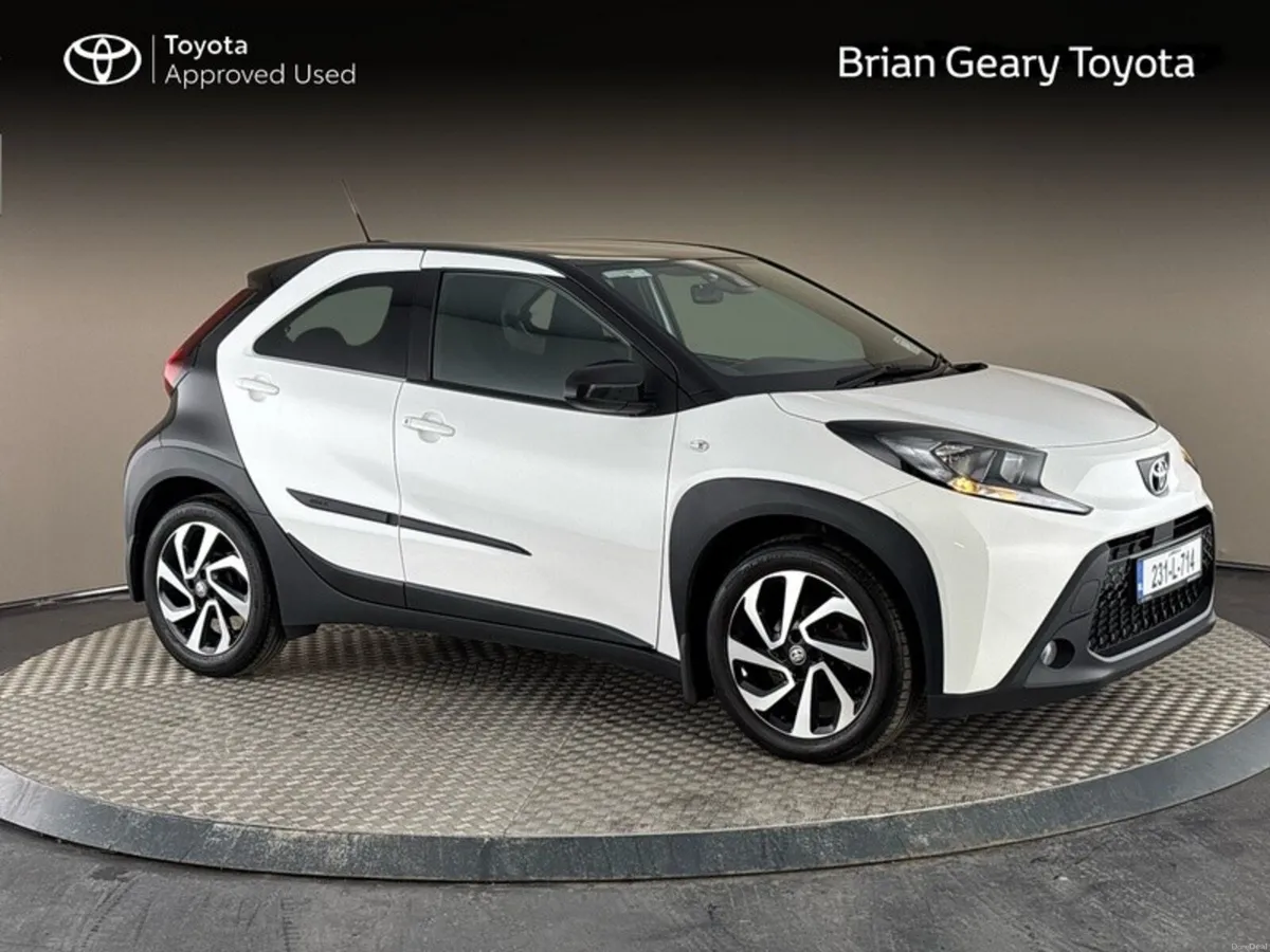 Toyota Aygo X AYGO X 1.0 DESIGN - Image 1