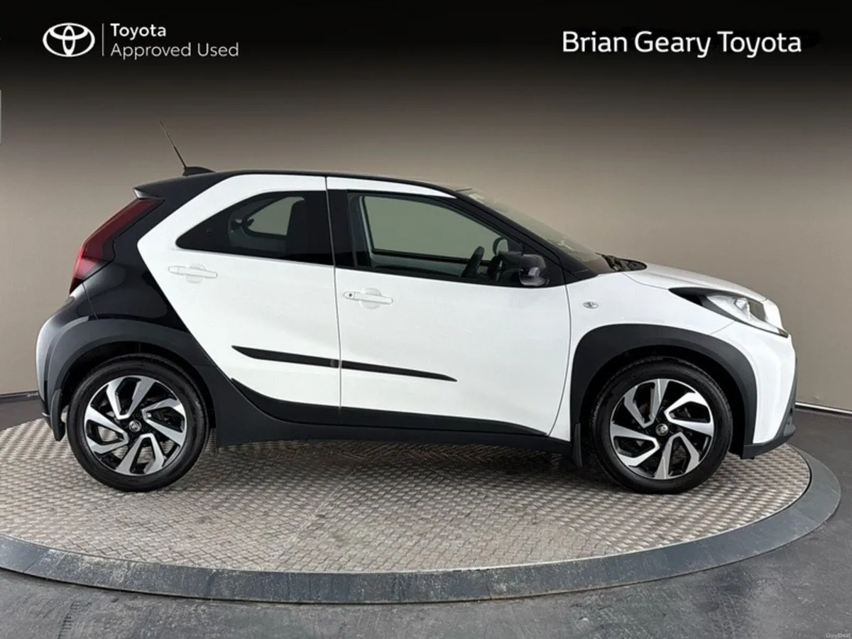 Toyota Aygo X AYGO X 1.0 DESIGN - Image 3