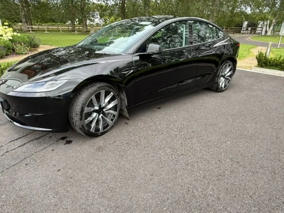 Tesla Model 3 2024 - Image 4