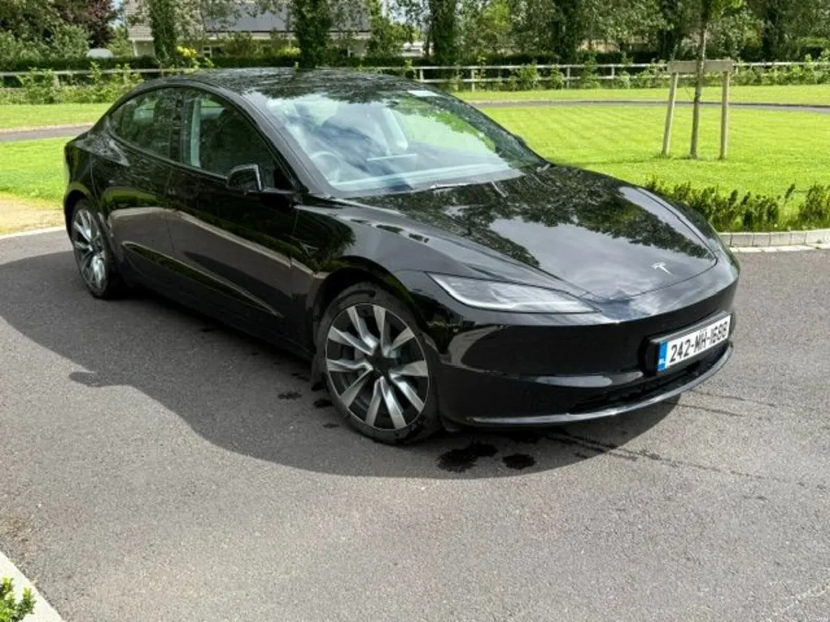 Tesla Model 3 2024 - Image 2