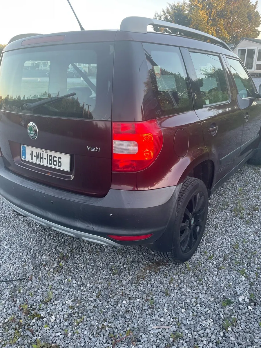 Skoda Rapid 2011 2.0TDI - Image 2