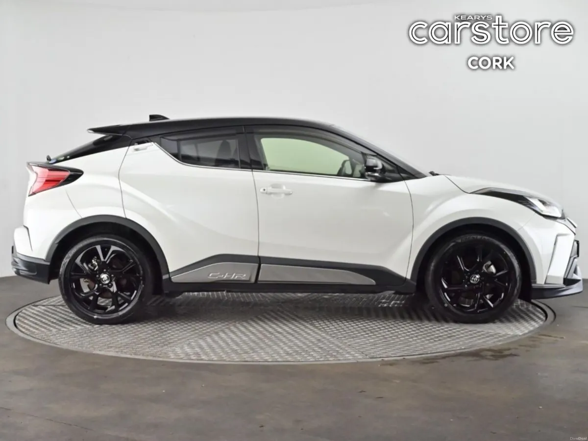 Toyota C-HR 1.8 HYBRID Auto - Image 2