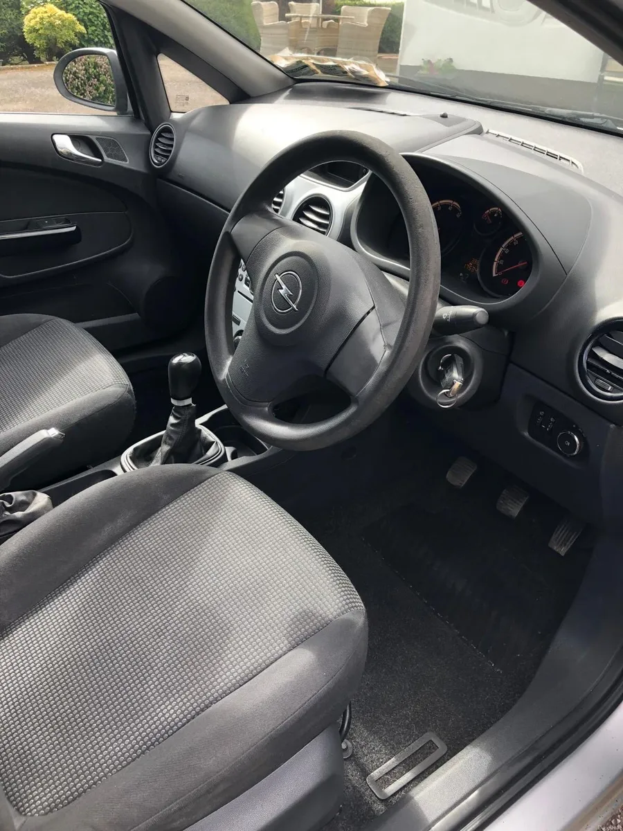 Opel Corsa 2012 - Image 2