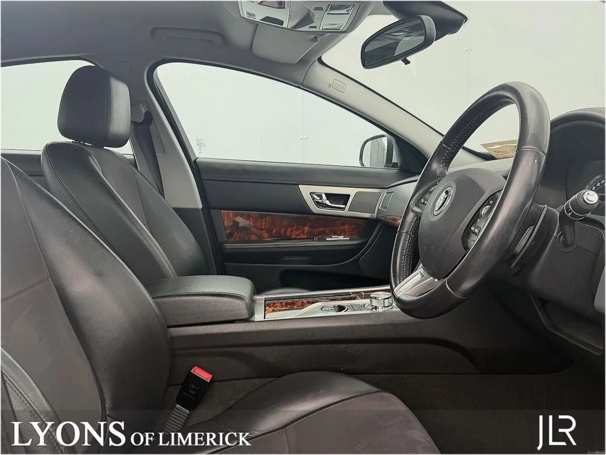 Jaguar XF 2.2 D 163PS SE - Image 4