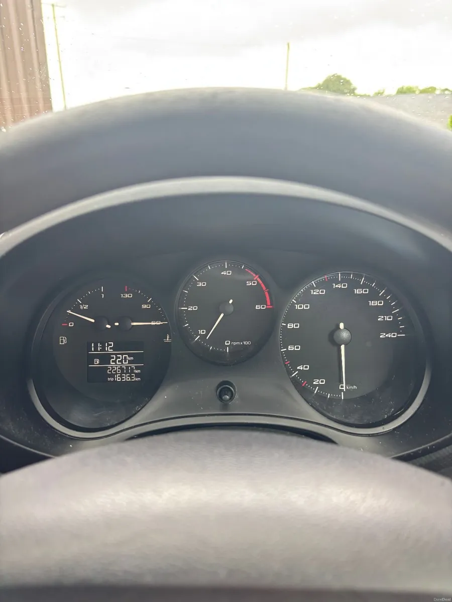 SEAT Leon 2011 - Image 2
