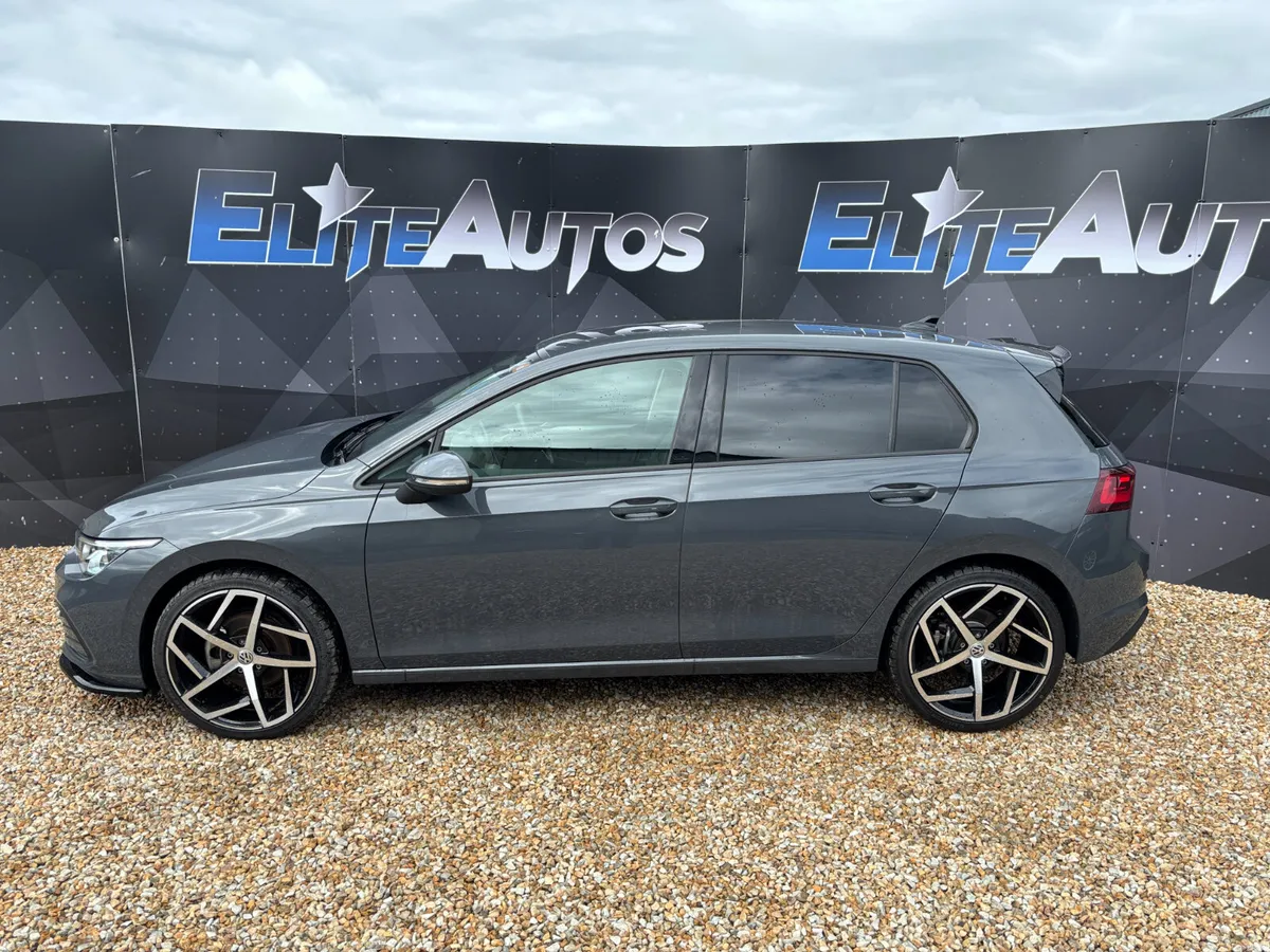 Volkswagen Golf TDI 150 HP Style Automatic 2024 - Image 2